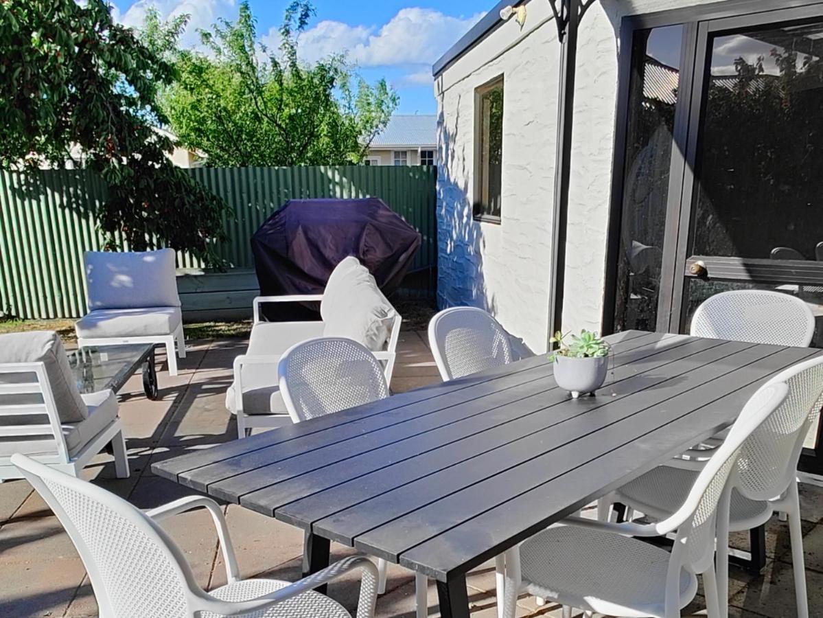 Holiday home Retreat In The Heart Of Old Cromwell! Cromwell