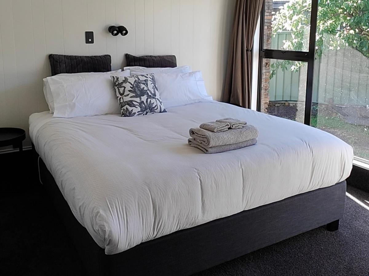 Retreat In The Heart Of Old Cromwell! Holiday home *